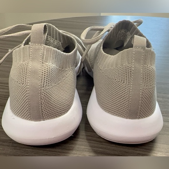 US Polo Association Women's Size 8.5 Gray And White Slip On Tennis Shoes - Picture 6 of 8